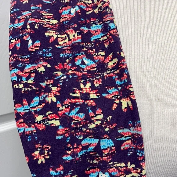 LuLaRoe Tween Purple Floral Leggings - Picture 3 of 7